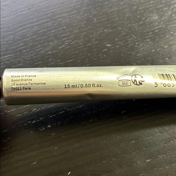 Typology L72 — Overnight Repairing Lip Mask
1% Ceramides + Hyaluronic Acid - Picture 4 of 5